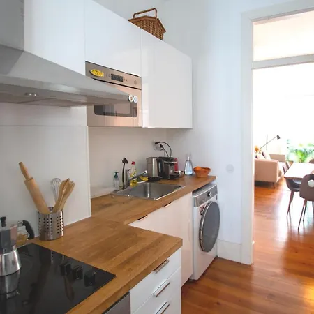 Acogedor Apartamento Con Atico En Appartement Lissabon